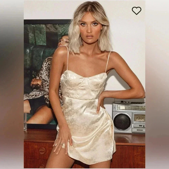 Princess Polly NWT CHAMPAGNE POP MINI DRESS size 8 - Picture 1 of 7